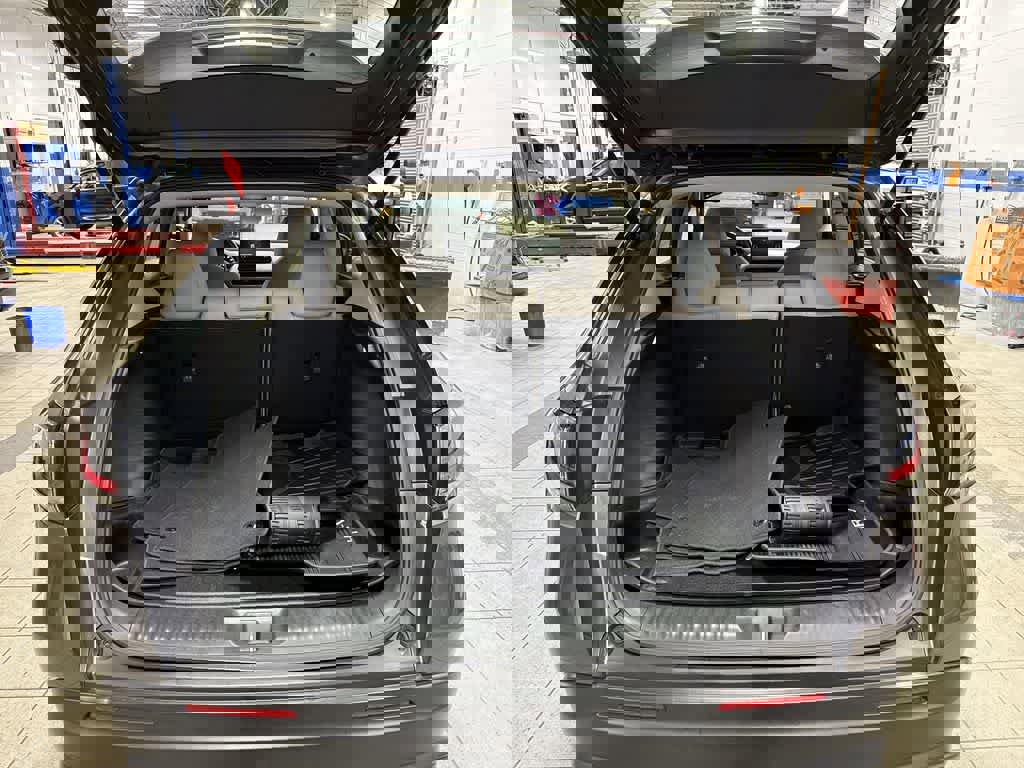 Used 2023 Honda HR-V LX image 11