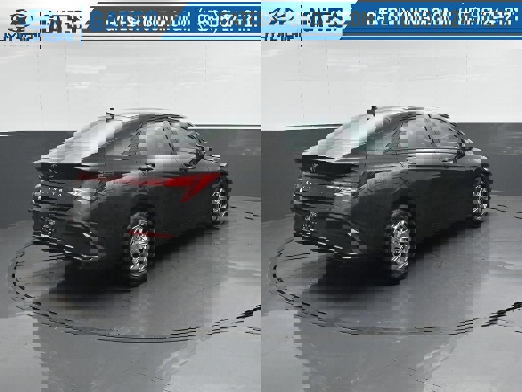 New 2026 Hyundai Elantra SE image 2