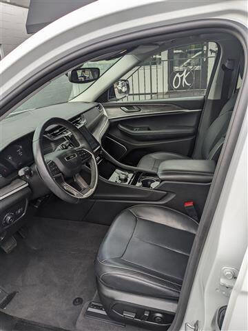 Used 2022 Jeep Grand Cherokee Limited image 12