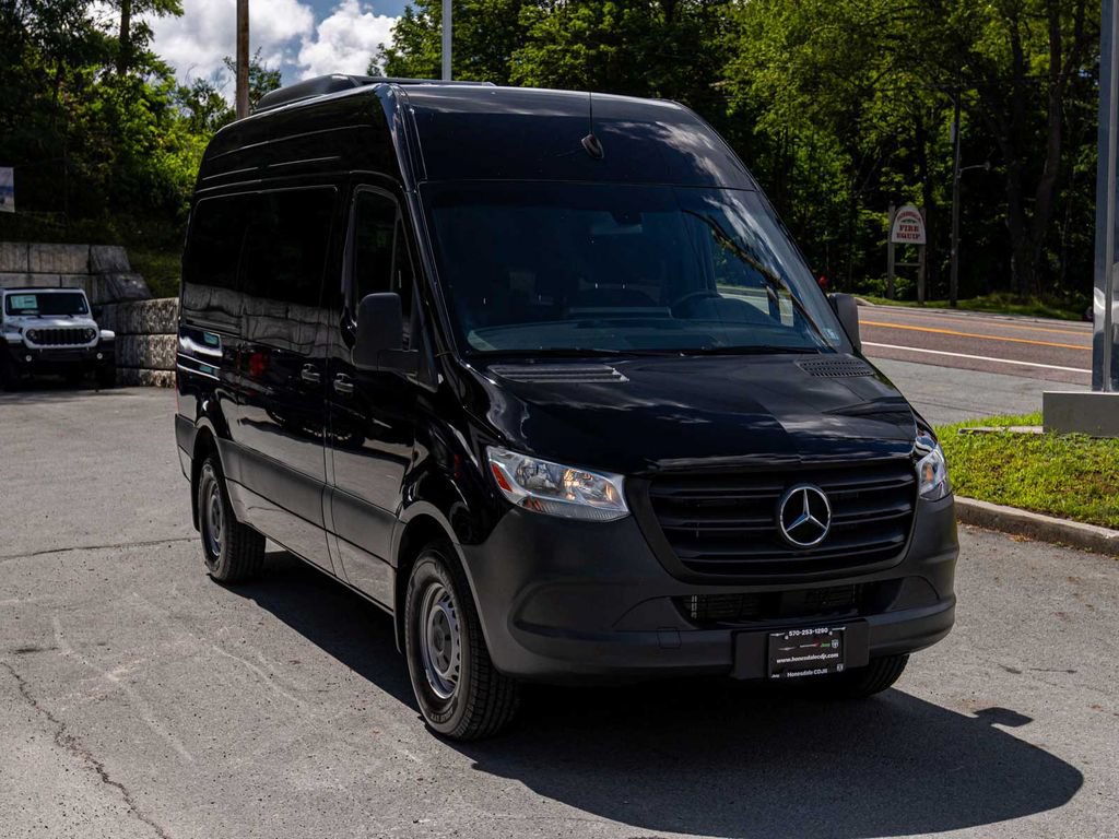 Used 2024 Mercedes-Benz Sprinter 2500 image 3