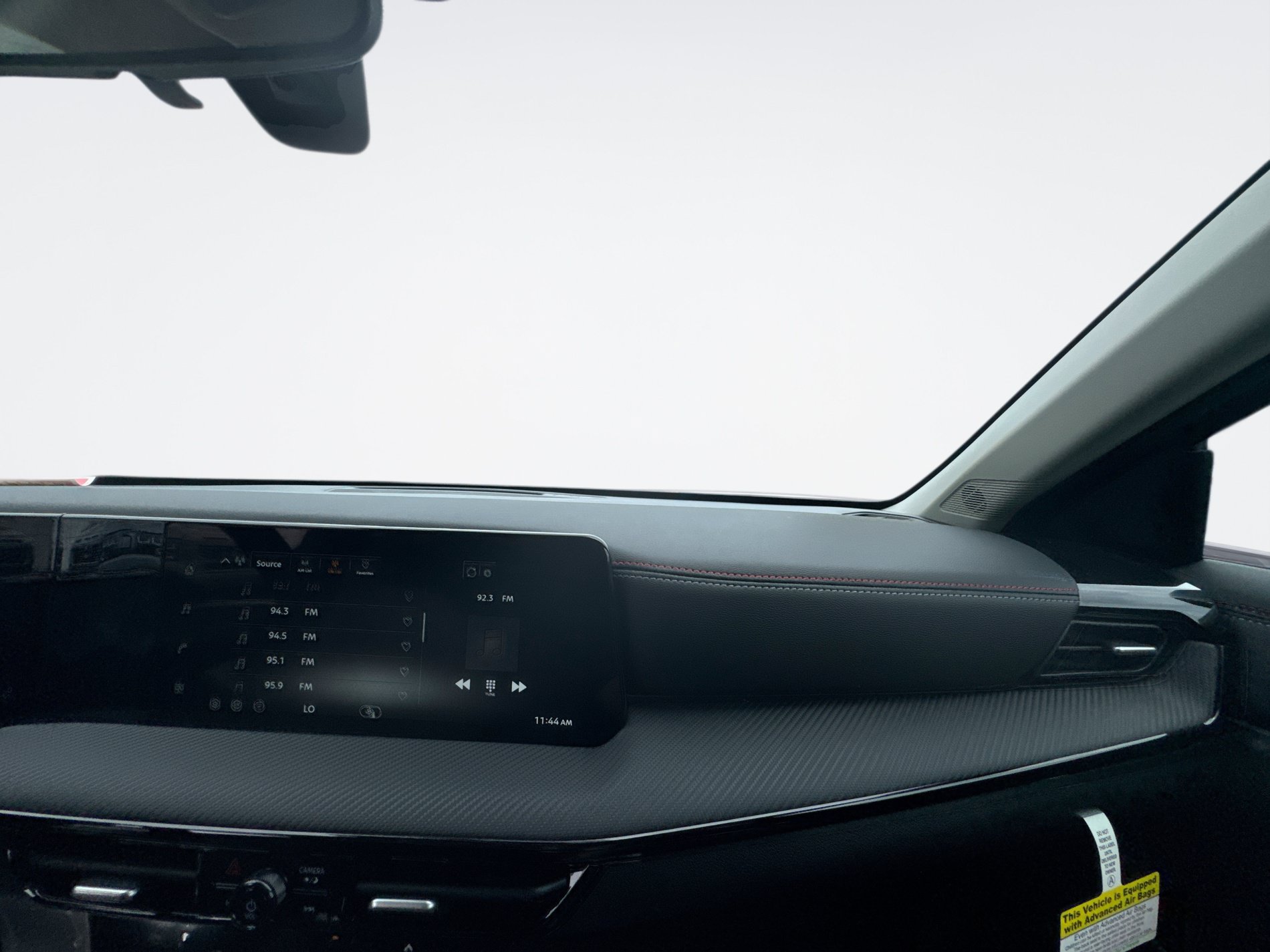 New 2027 Nissan Kicks SR FWD image 17