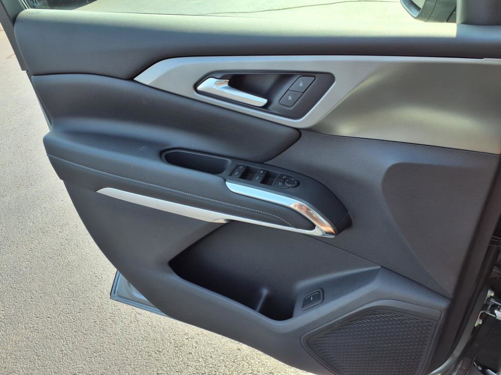 New 2026 Chevrolet Traverse LT w/ Driver Confidence Package image 17