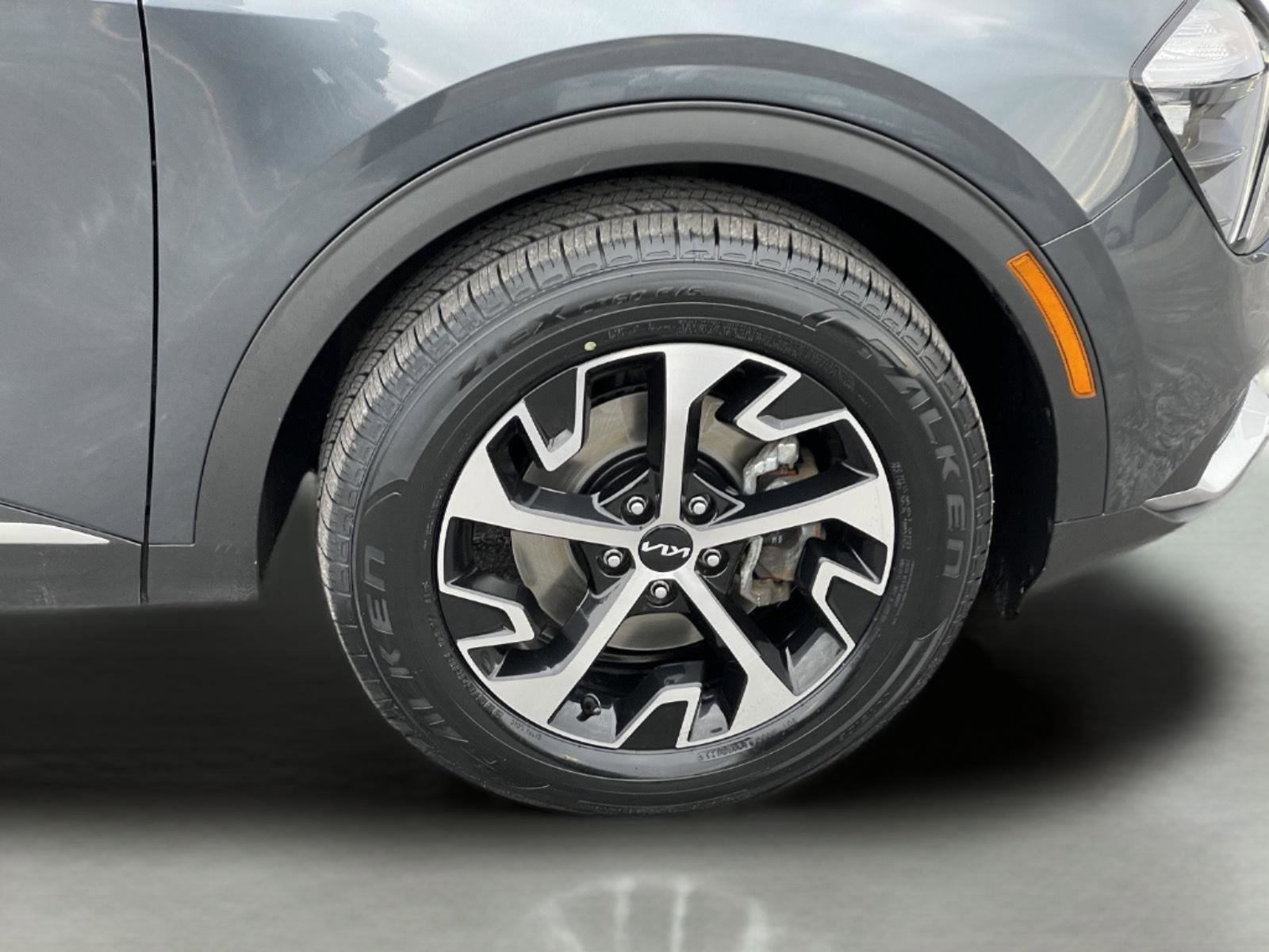 Used 2023 Kia Sportage EX w/ EX Premium Package image 9