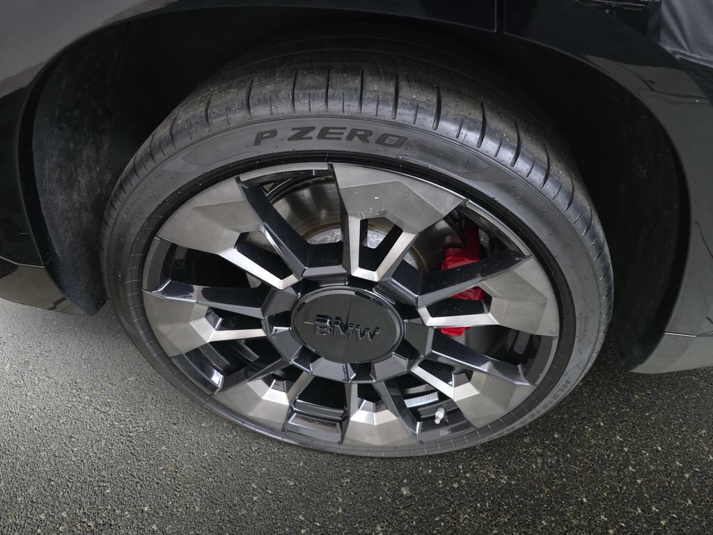 Used 2023 BMW XM AWD/4WD image 32