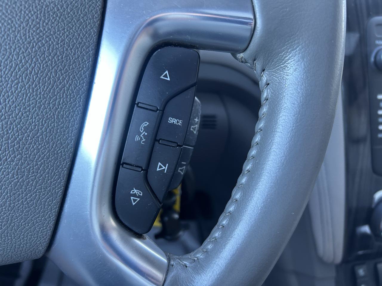 Used 2013 Chevrolet Traverse LTZ AWD/4WD image 21