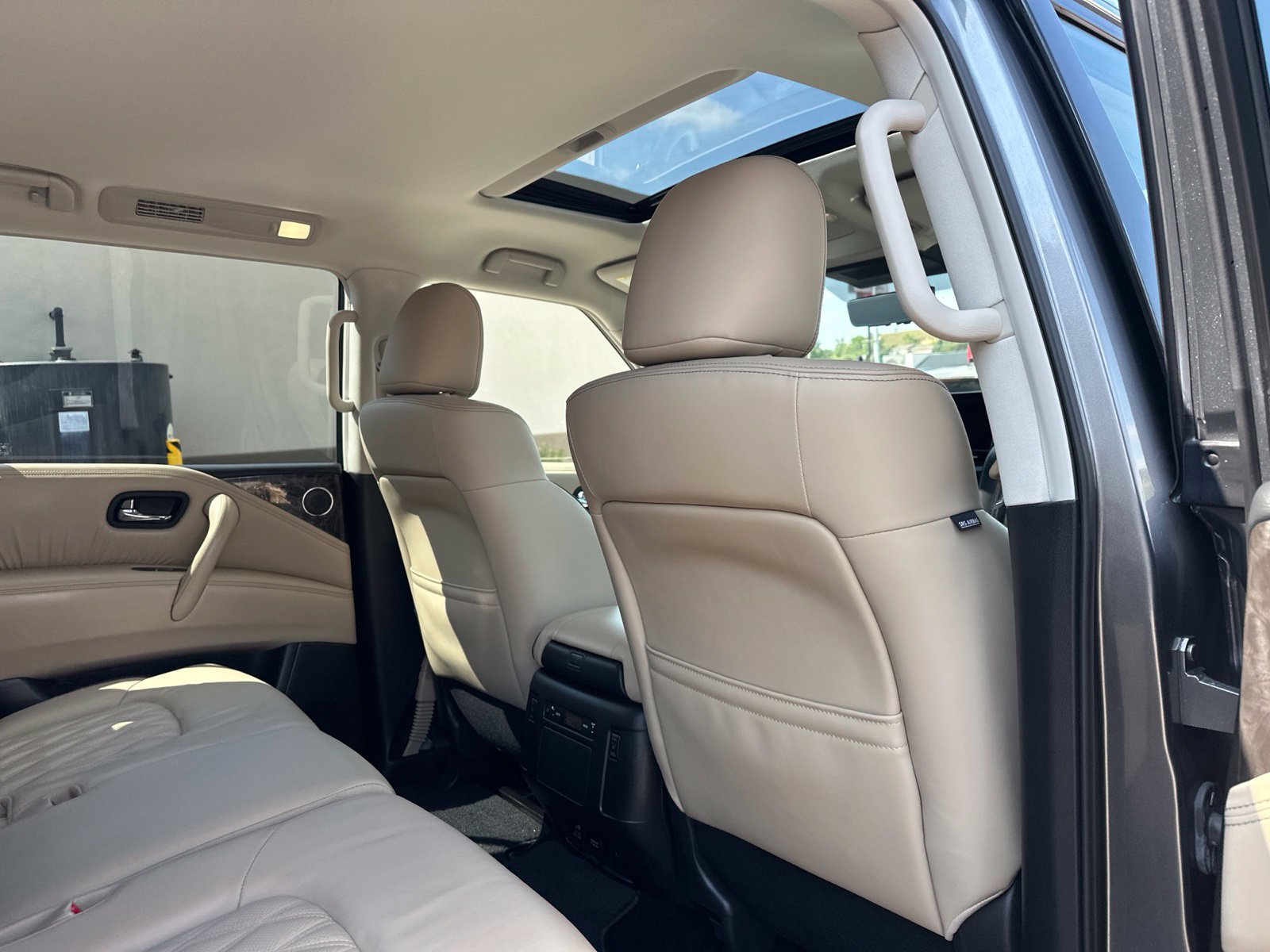 Used 2024 Nissan Armada Platinum w/ Cargo Package AWD/4WD image 38