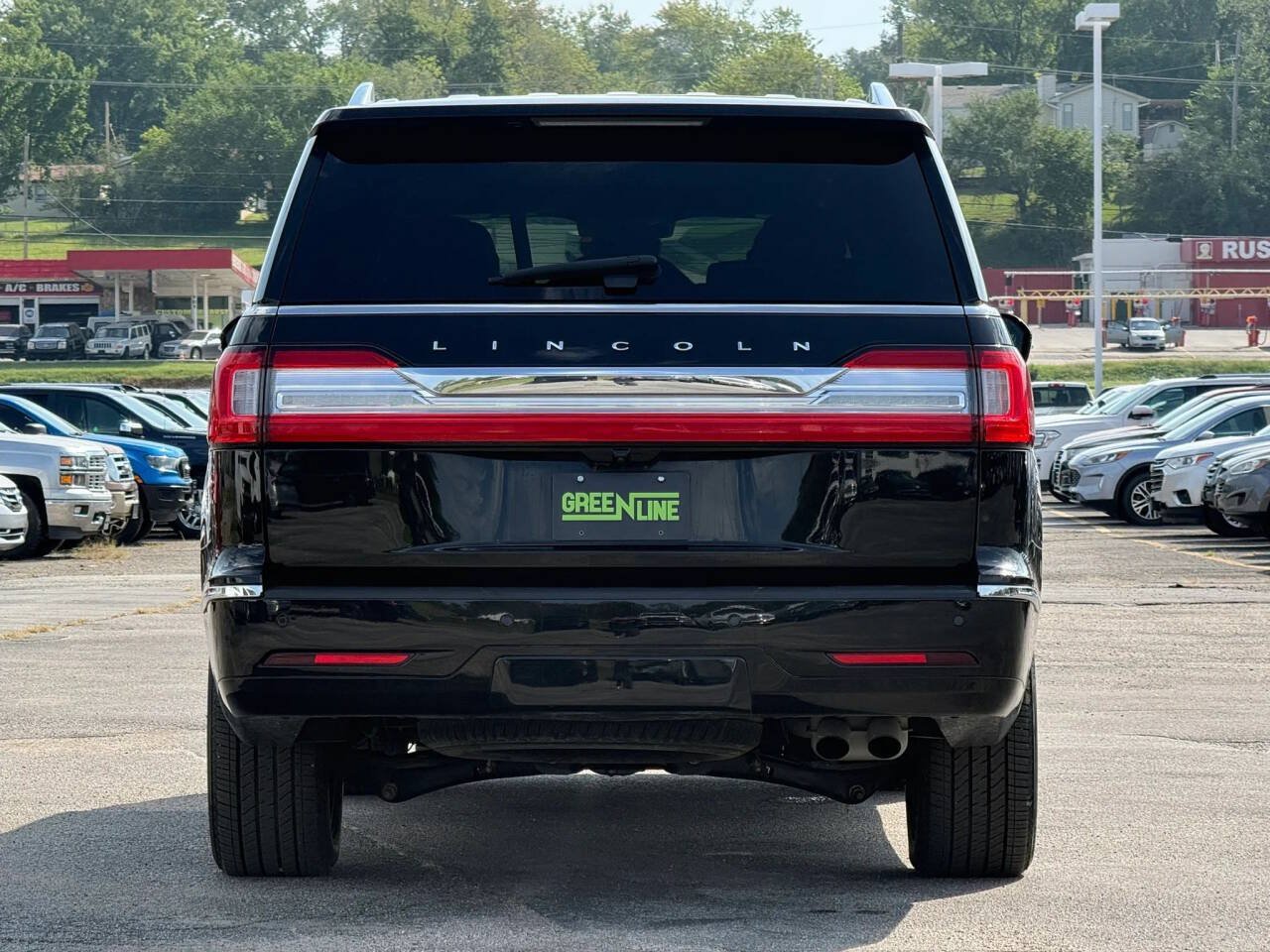 Used 2018 Lincoln Navigator Reserve AWD/4WD image 4