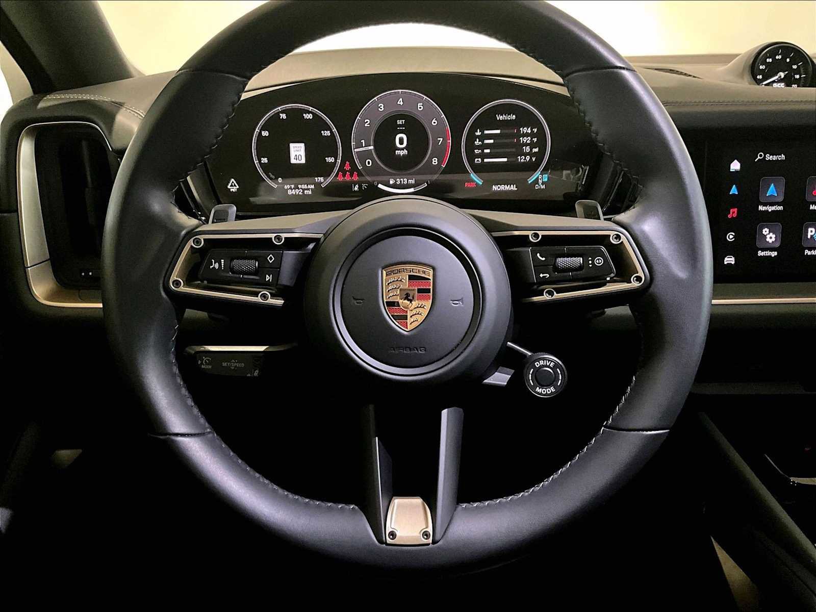 Used 2025 Porsche Cayenne Coupe image 18