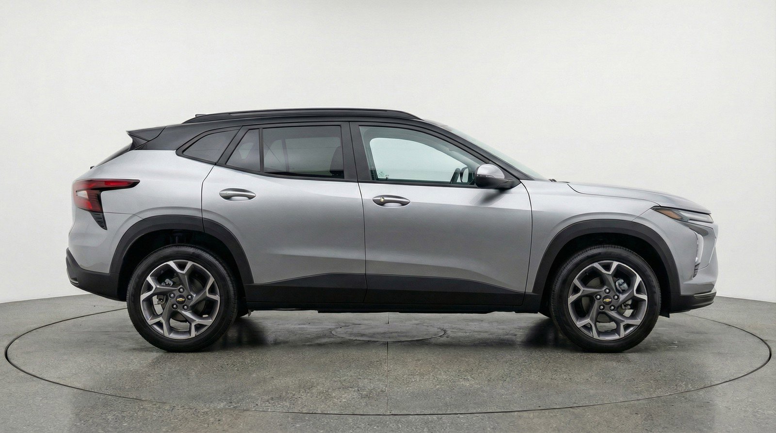 Used 2025 Chevrolet Trax LT w/ LT Convenience Package image 11