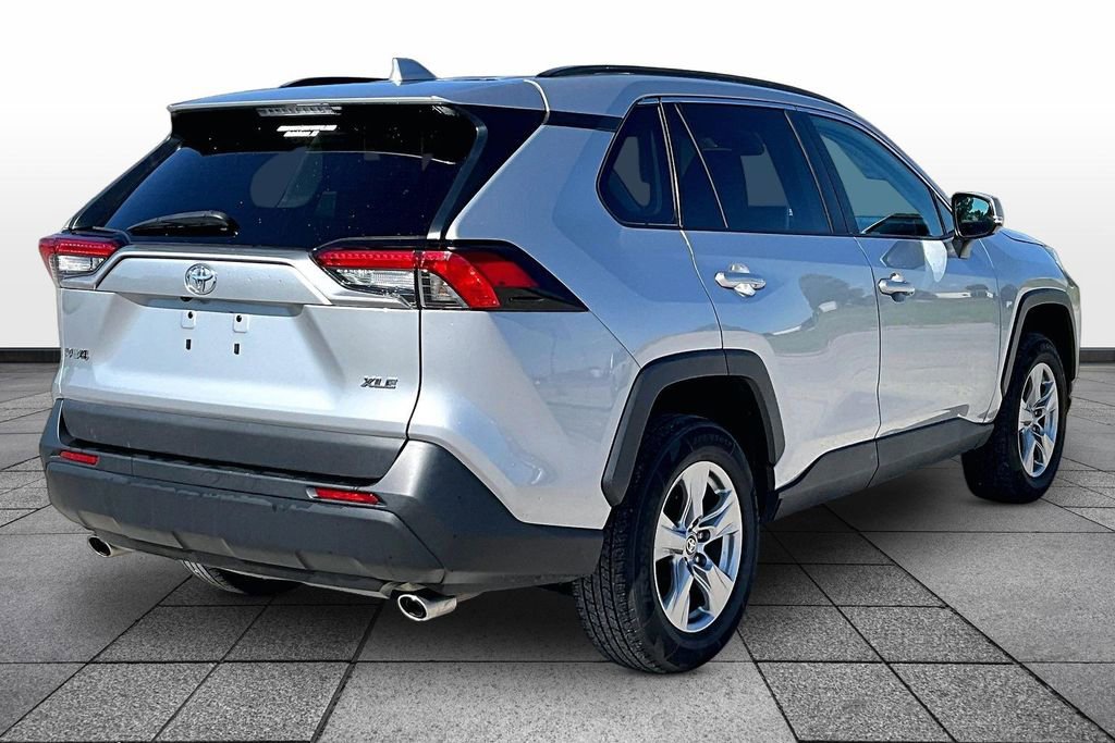 Used 2024 Toyota RAV4 XLE FWD image 11