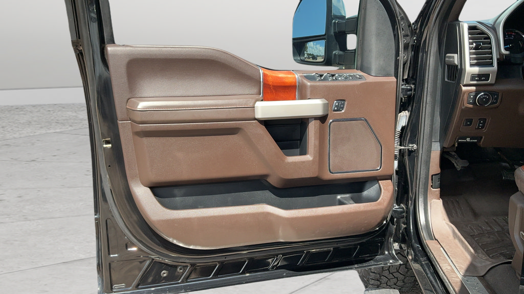 Used 2018 Ford F250 King Ranch w/ King Ranch Ultimate Package AWD/4WD image 18