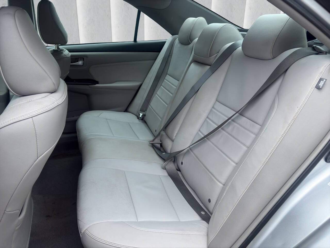 Used 2016 Toyota Camry XLE FWD image 18