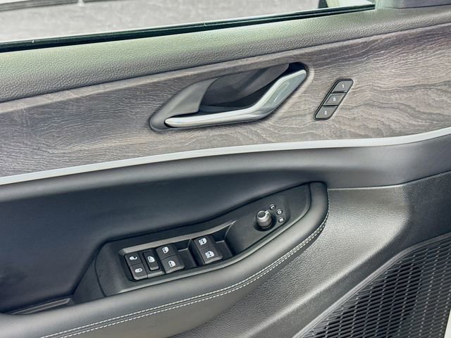 New 2025 Jeep Grand Cherokee L Limited w/ Trailer Tow Package image 21