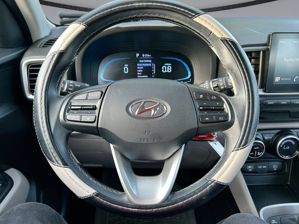 Used 2023 Hyundai Venue SEL FWD image 14