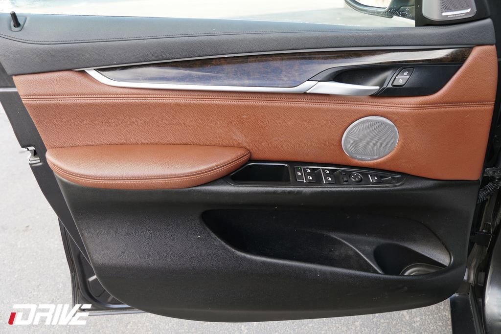 Used 2015 BMW X6 xDrive50i image 17