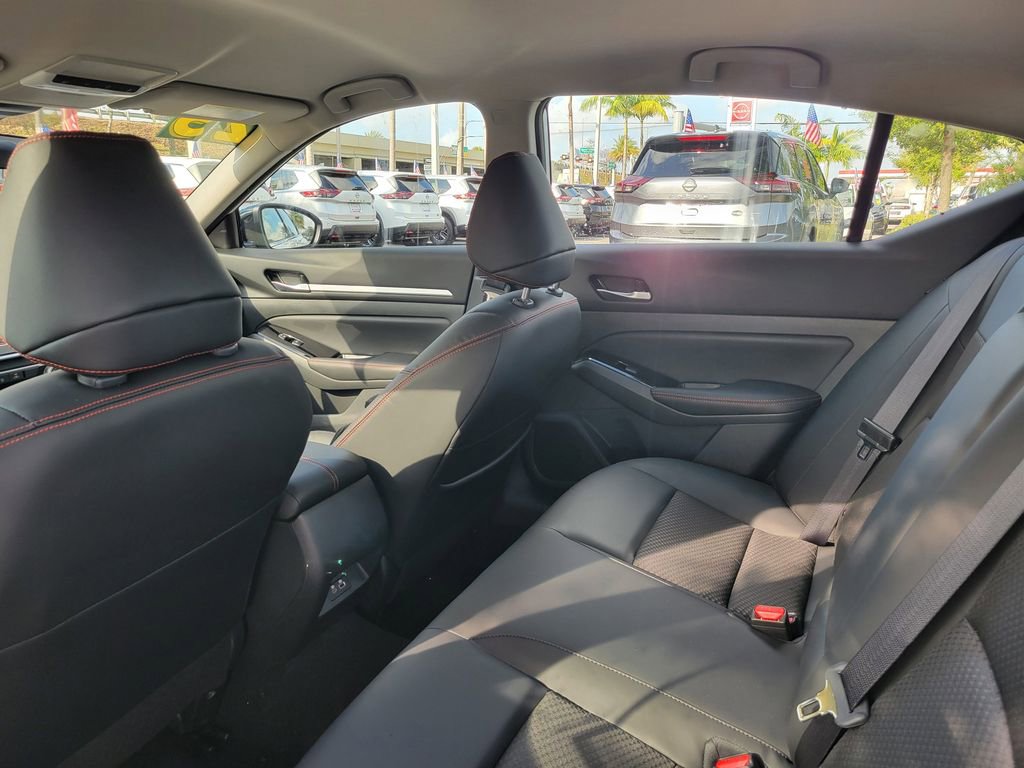 Used 2025 Nissan Altima 2.5 SR FWD image 8