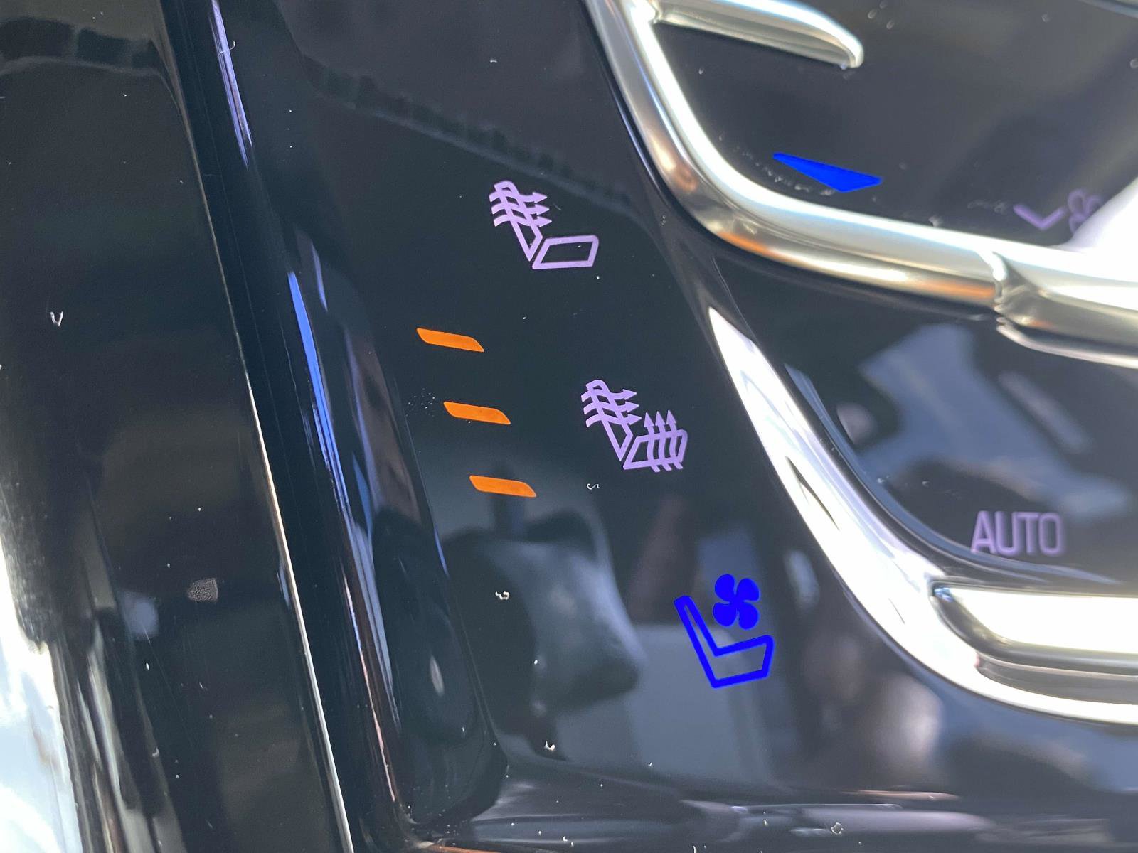 Used 2019 Cadillac Escalade Luxury image 29