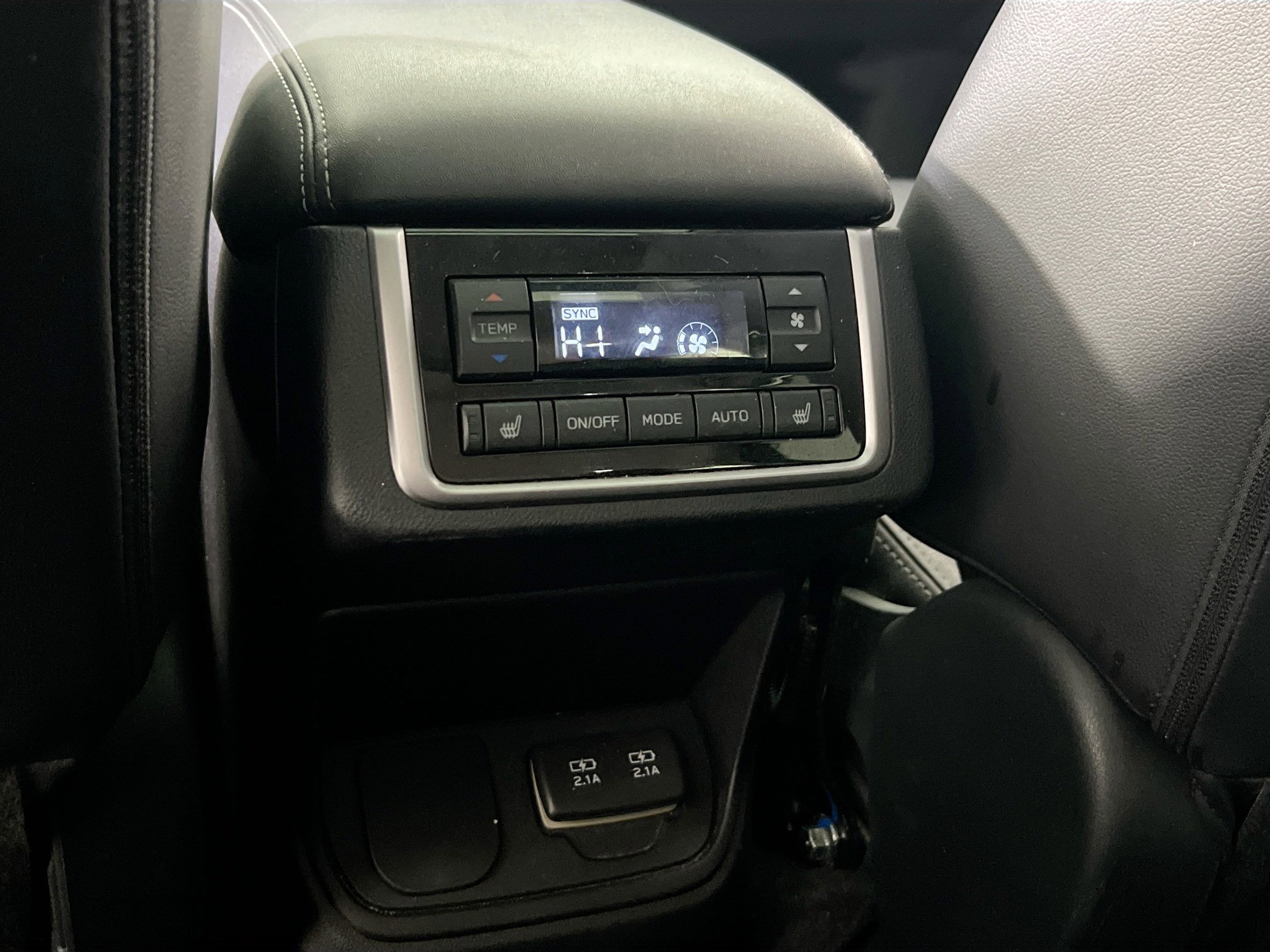 Used 2022 Subaru Ascent Limited w/ Technology Package image 26