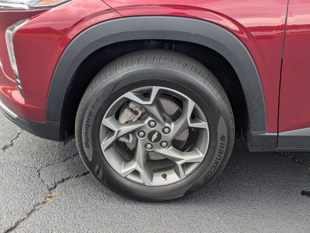 Used 2025 Chevrolet Trax LT FWD image 10