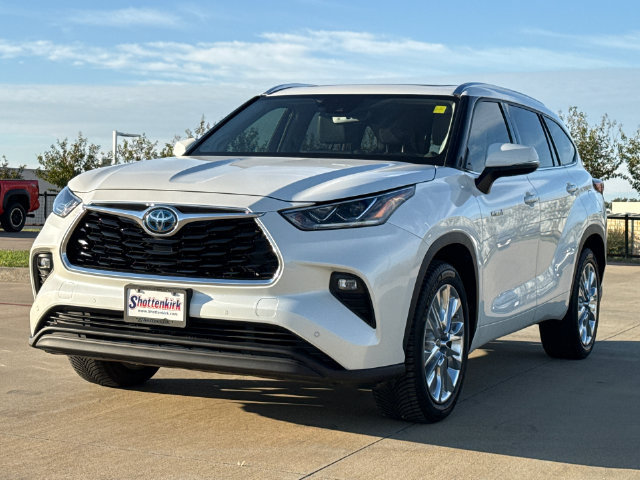 Used 2020 Toyota Highlander Limited FWD image 3