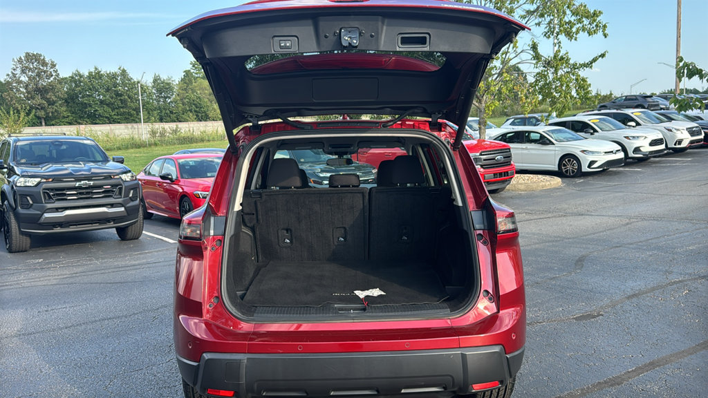 Used 2025 Nissan Rogue SV AWD/4WD image 11