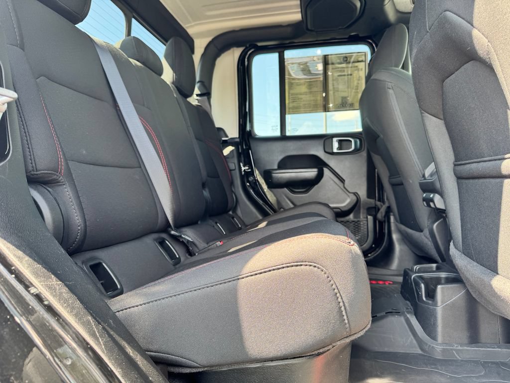Used 2023 Jeep Gladiator Rubicon w/ Cold Weather Group AWD/4WD image 15