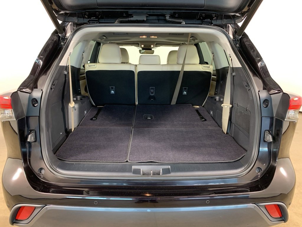 Used 2022 Toyota Highlander Limited image 14