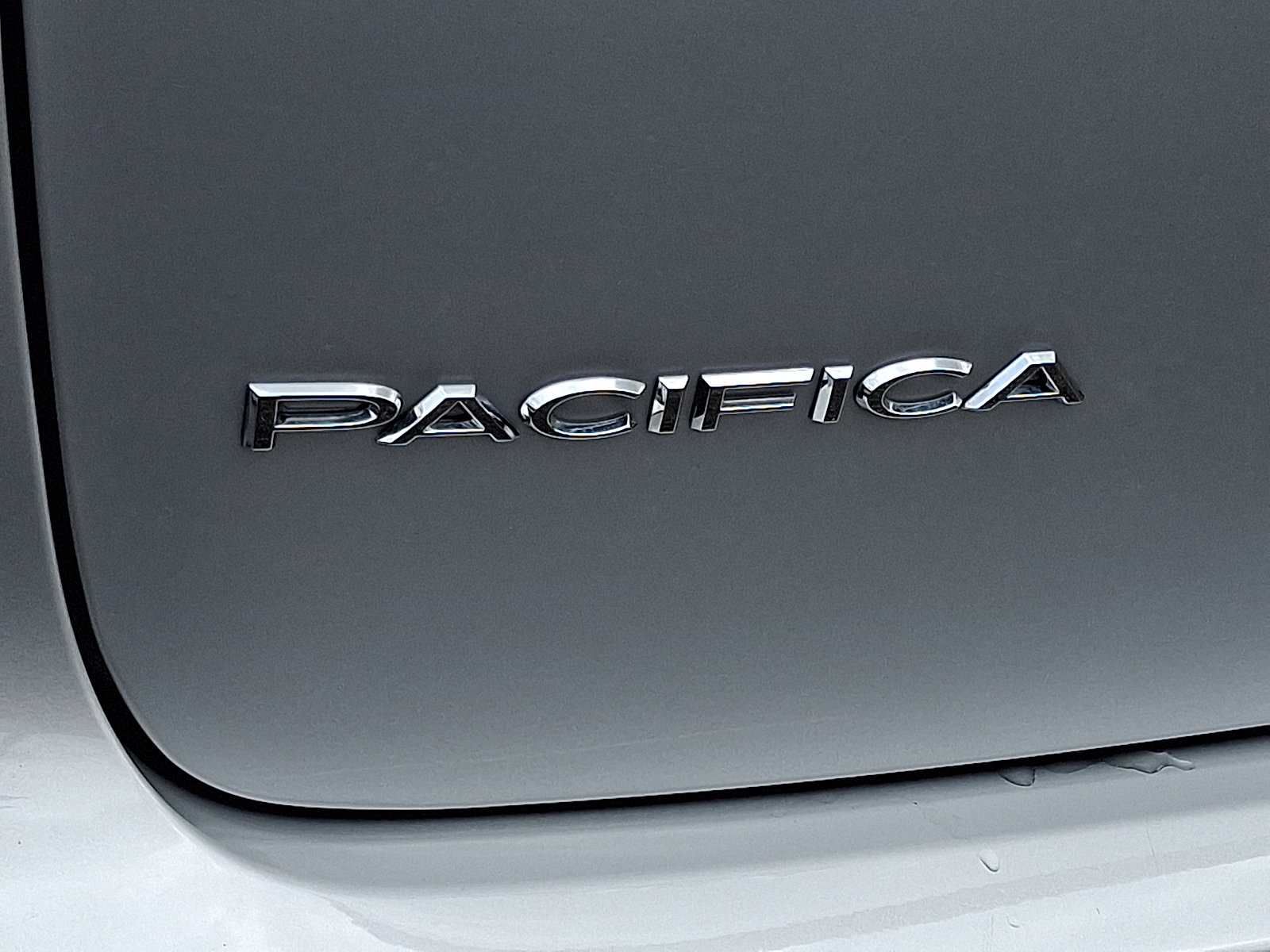 Used 2024 Chrysler Pacifica Limited image 29