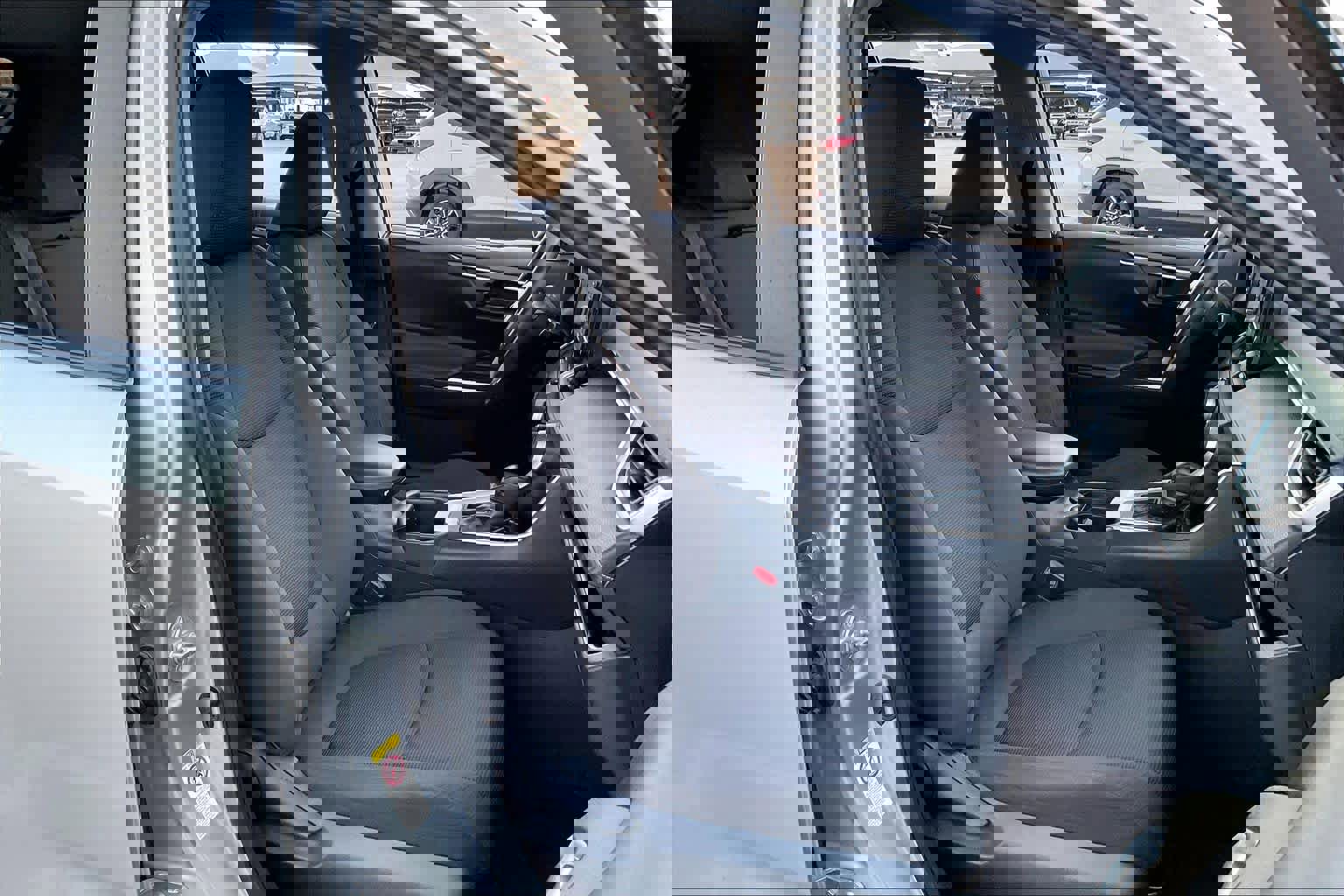 Used 2019 Toyota RAV4 LE image 10