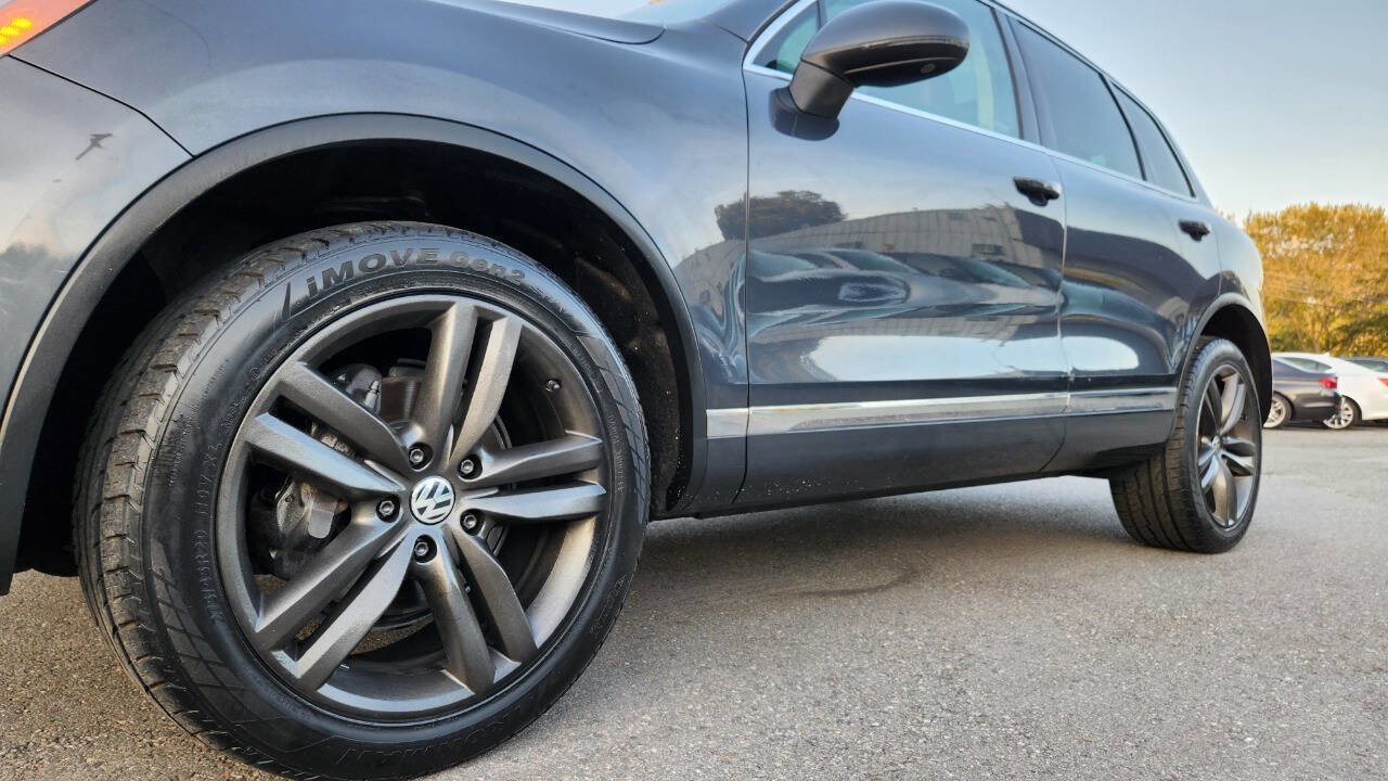Used 2012 Volkswagen Touareg Executive image 7