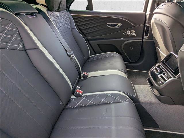 Used 2024 Bentley Flying Spur W12 image 20