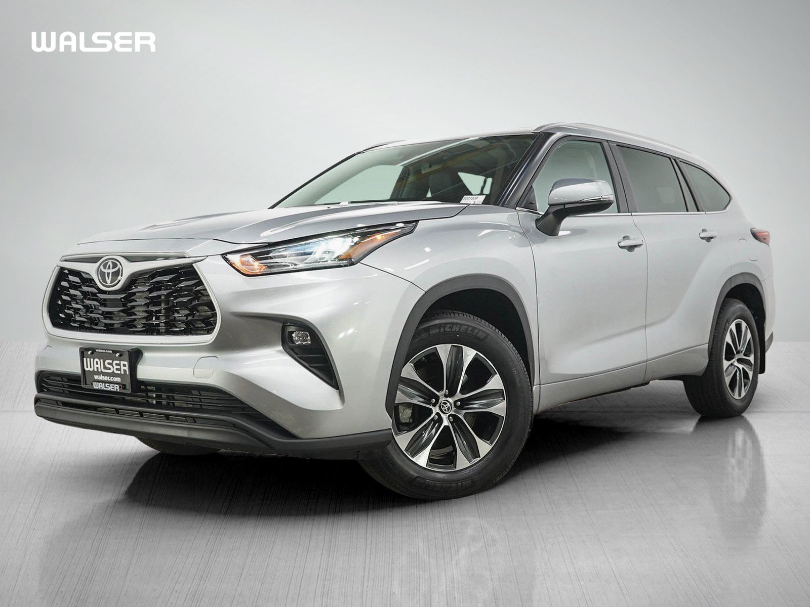 Used 2025 Toyota Highlander XLE