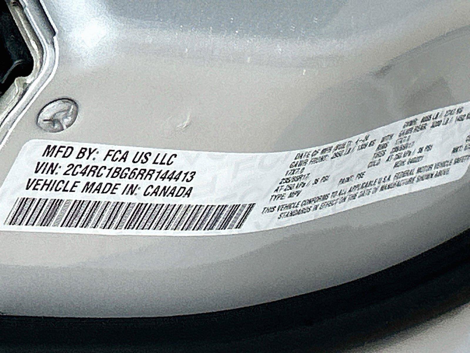 Used 2024 Chrysler Pacifica Touring-L FWD image 43
