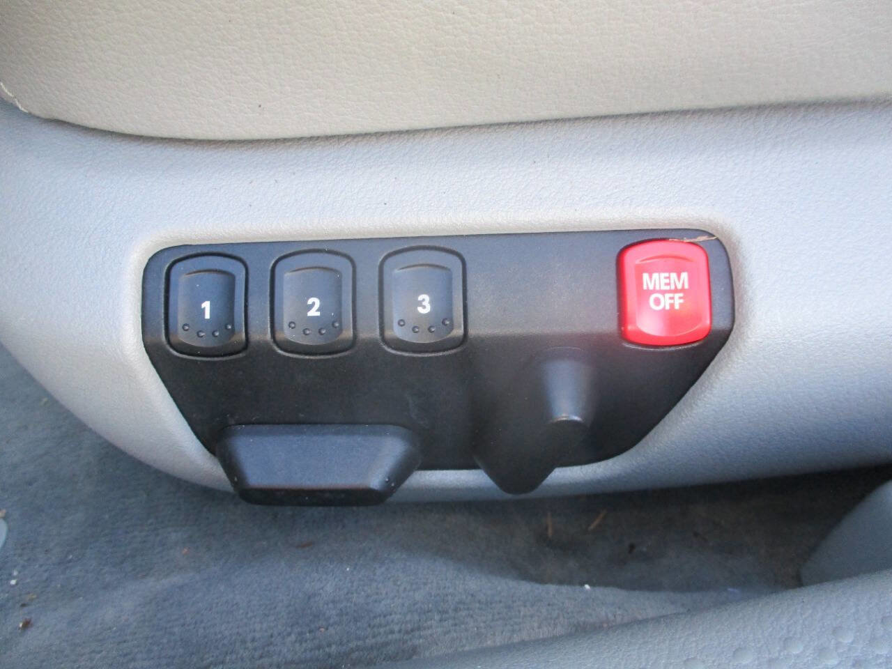 Used 2004 Volkswagen Passat GLX image 6