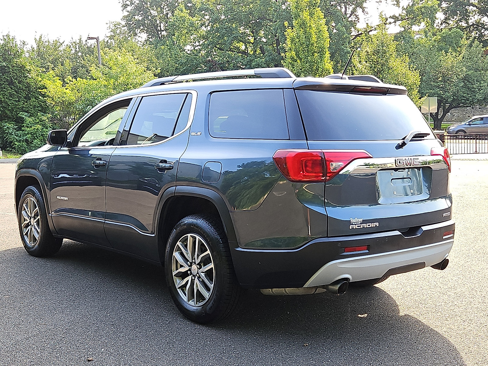 Used 2019 GMC Acadia SLE w/ Driver Alert Package I AWD/4WD image 4