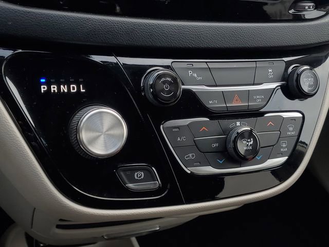Used 2019 Chrysler Pacifica L image 31