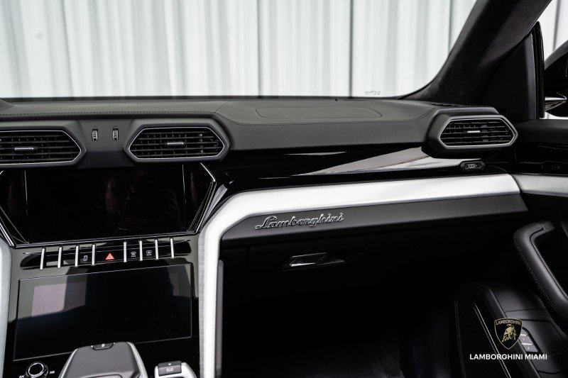 Used 2021 Lamborghini Urus image 42
