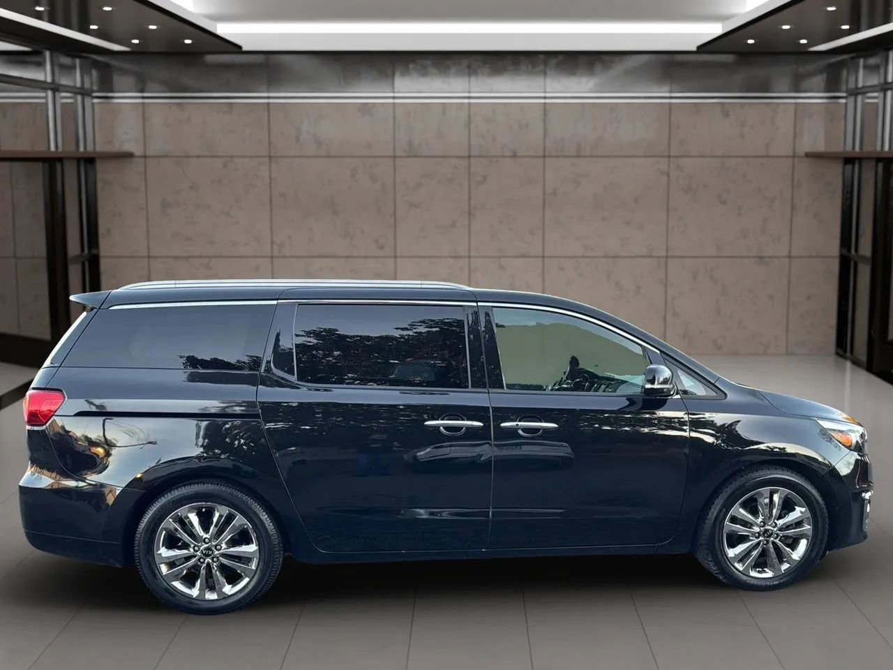 Used 2015 Kia Sedona SX Limited image 4