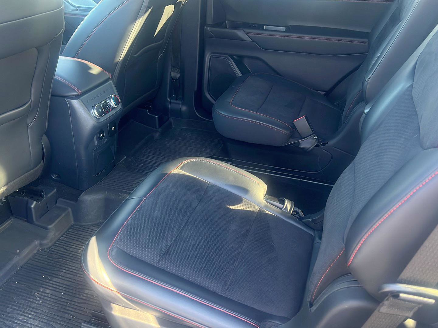 Used 2025 Ford Explorer ST image 16
