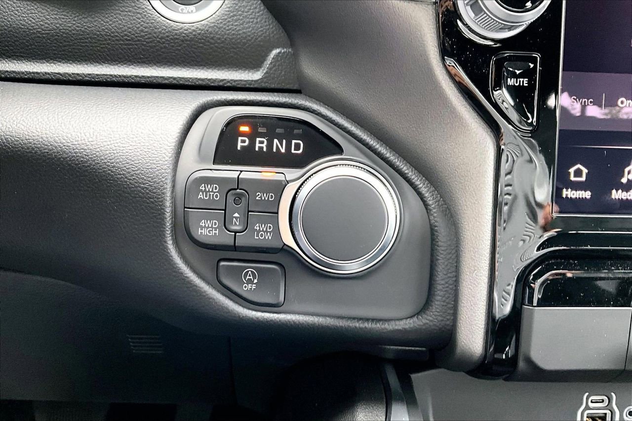 New 2026 RAM 1500 4x4 Crew Cab image 29