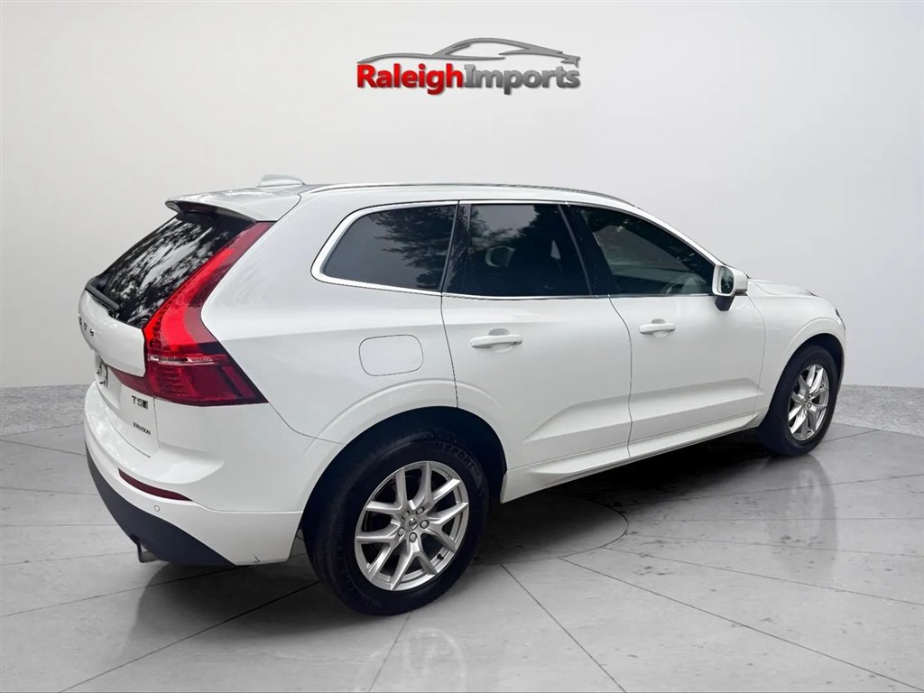 Used 2021 Volvo XC60 T5 Momentum w/ Premium Package AWD/4WD image 5
