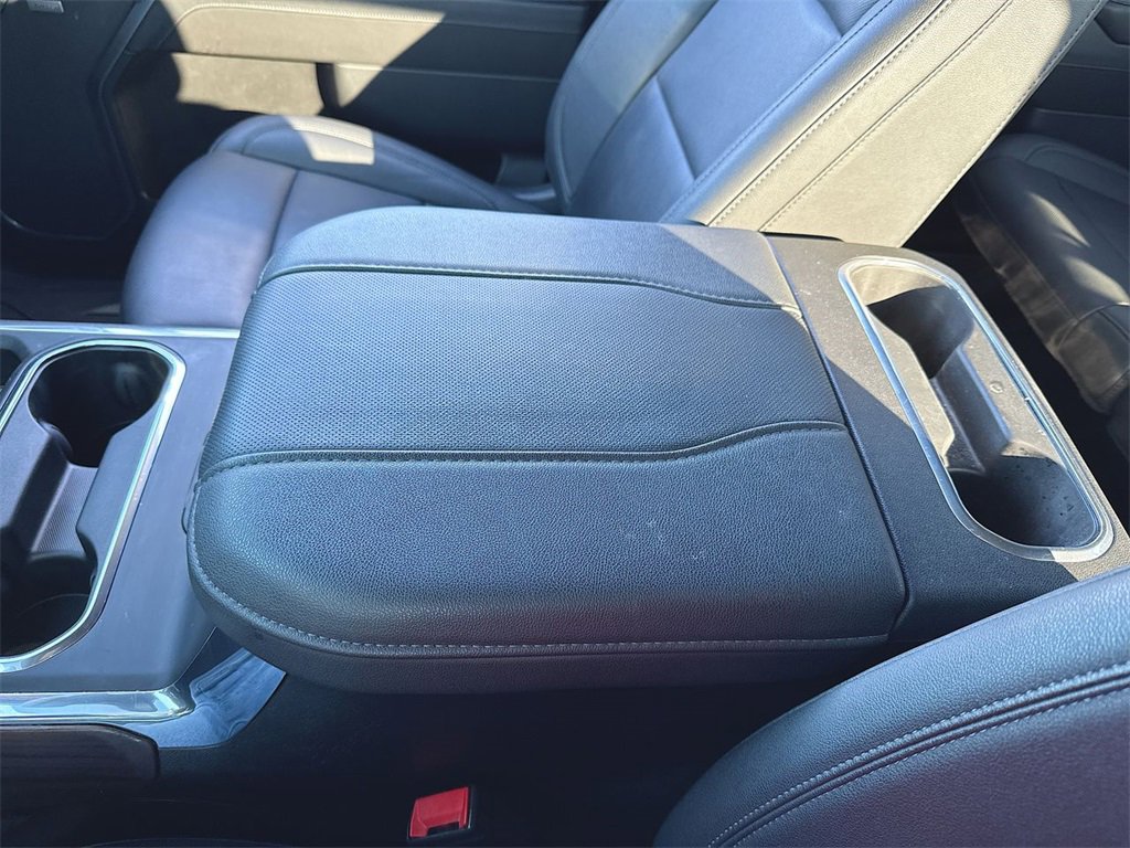 Used 2025 GMC Sierra 2500 SLT w/ SLT Premium Package image 21