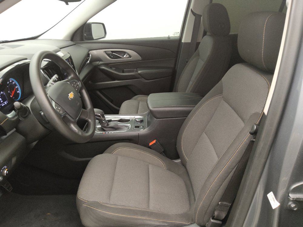 Used 2021 Chevrolet Traverse LS FWD image 17