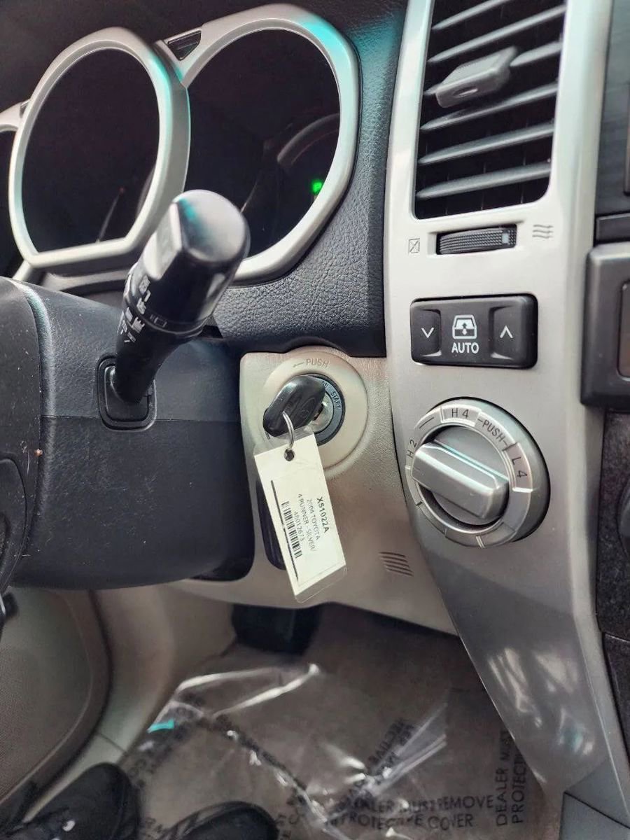 Used 2004 Toyota 4Runner Limited image 45