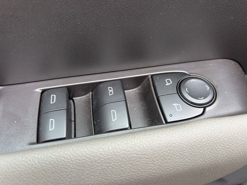Used 2025 Chevrolet Colorado ZR2 w/ Technology Package AWD/4WD image 24
