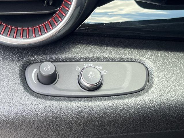 Used 2024 Chevrolet Trax RS w/ Sunroof Package image 28