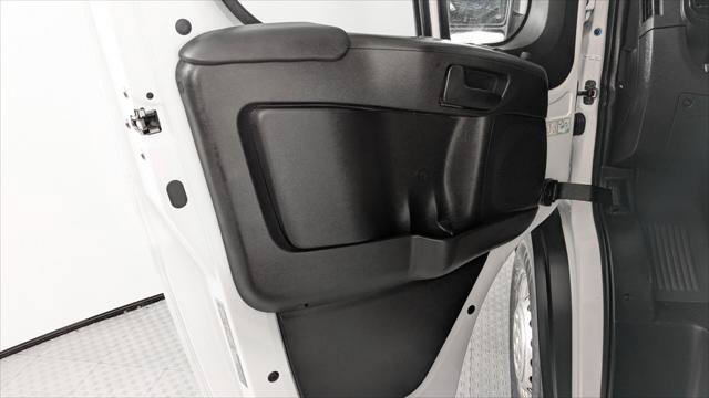 Used 2024 RAM ProMaster 2500 w/ Convenience Group FWD image 12