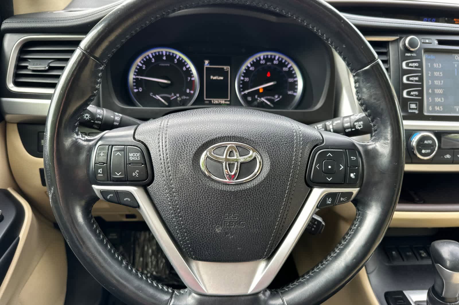 Used 2017 Toyota Highlander Limited Platinum AWD/4WD image 25