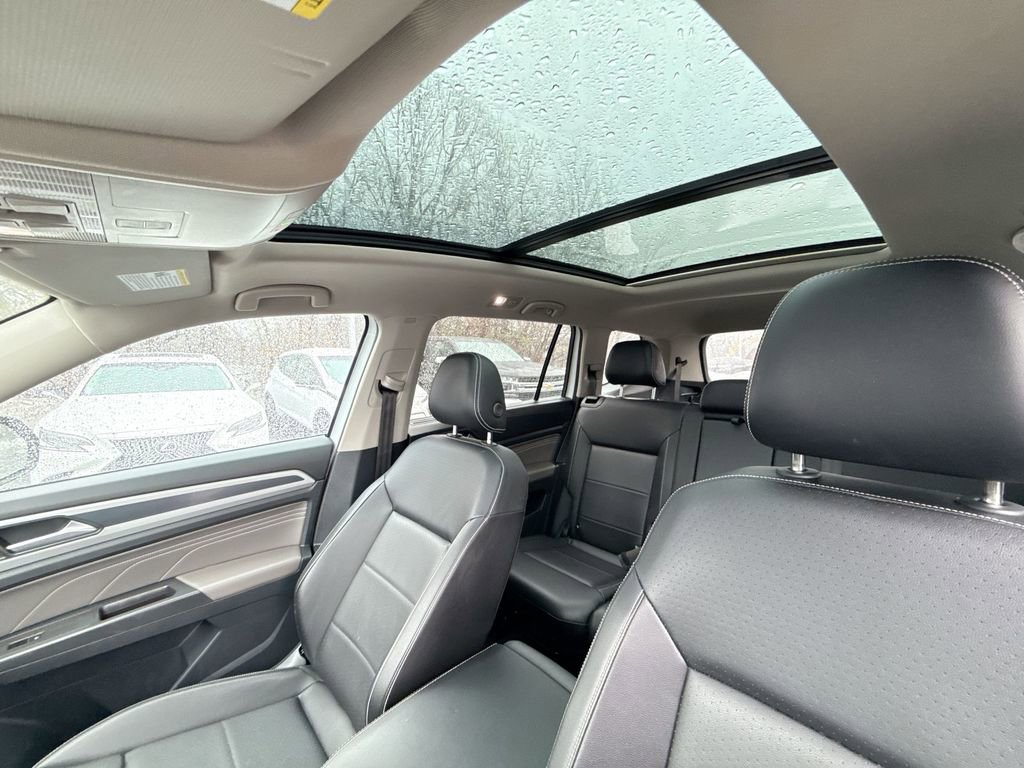 Used 2023 Volkswagen Atlas SEL R-Line image 16
