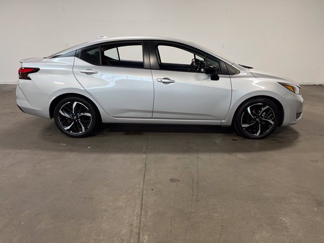 Used 2024 Nissan Versa SR FWD image 2